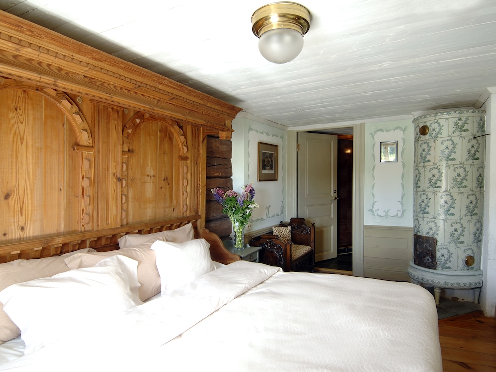 Luxury Suite, 1 Double Bed, Lake View photo 3