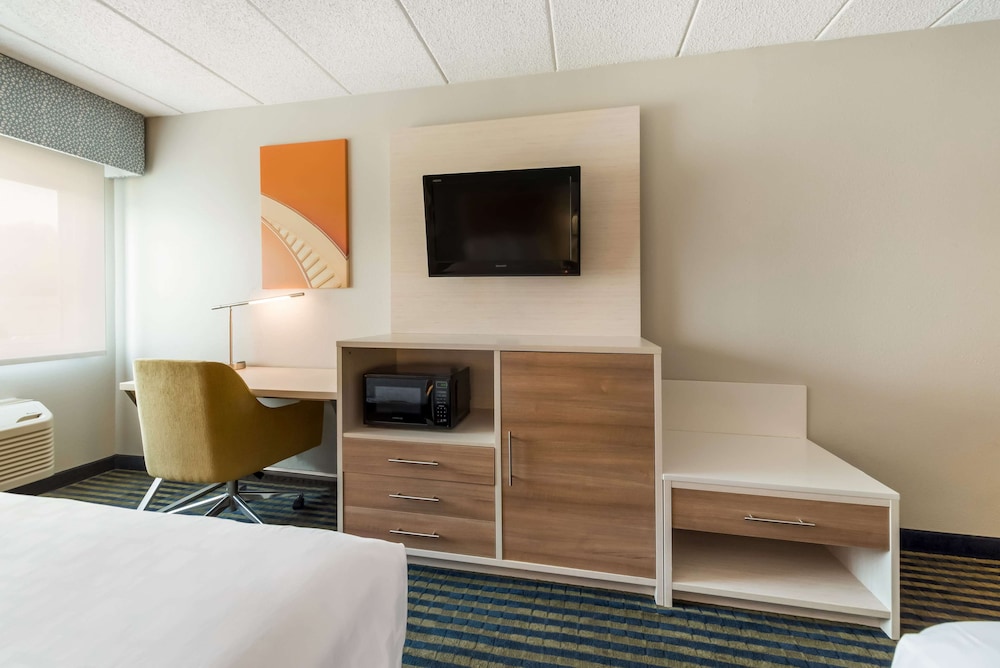 Suite, 2 Double Beds, Non Smoking, Kitchenette photo 2
