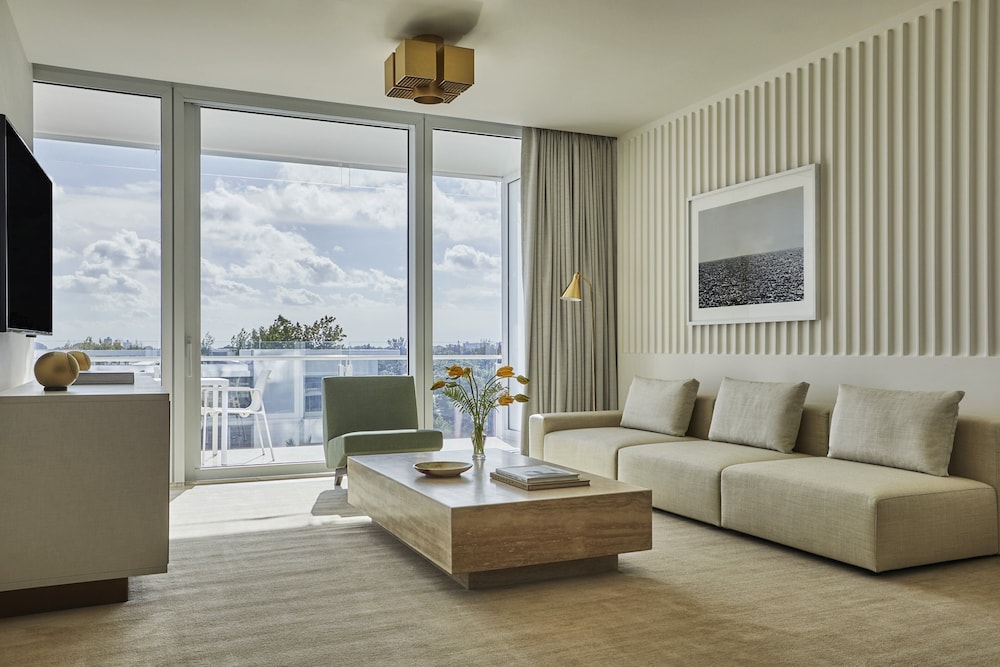 Club Suite, 1 Bedroom, Non Smoking photo 2