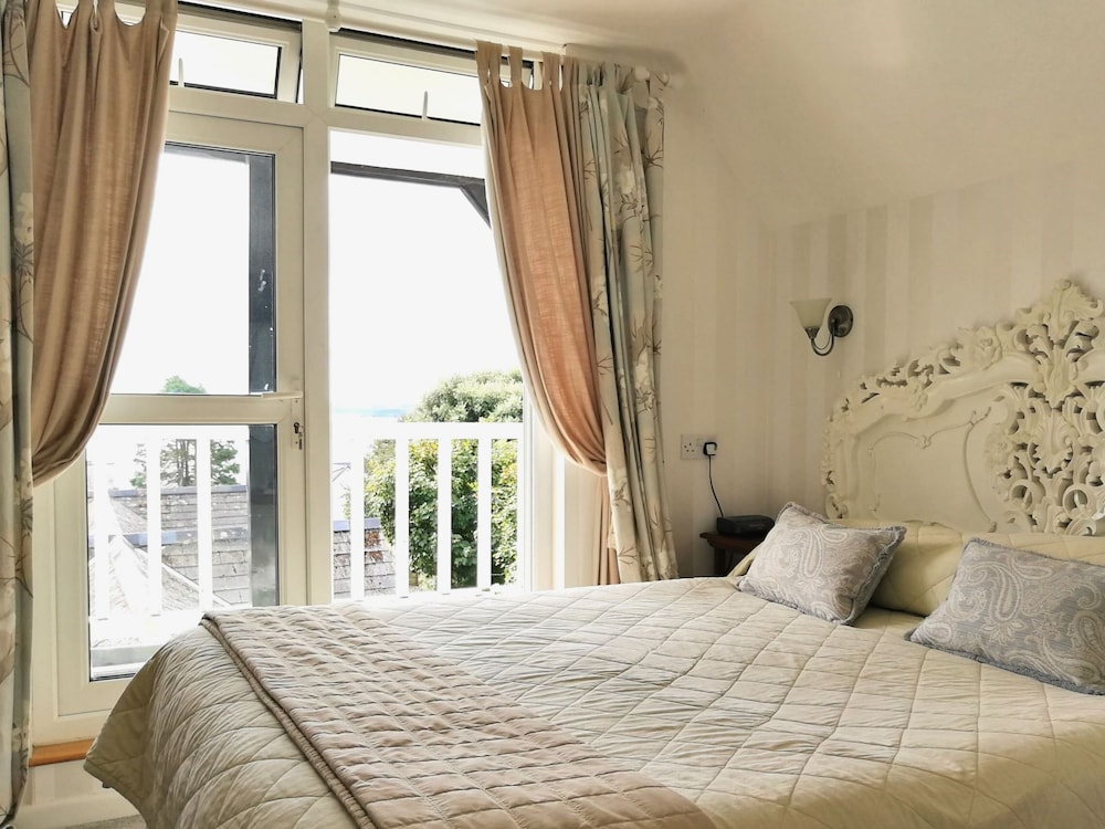 Superior Double Room, Private Bathroom, Sea View (Not Ensuite Balcony ) photo 3