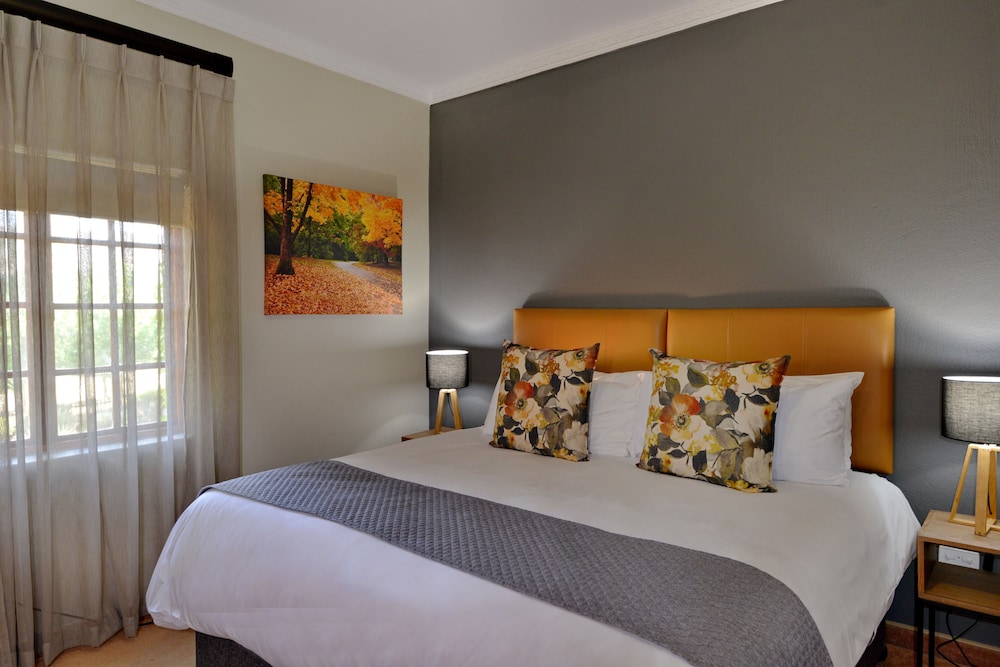 Executive House photo 2