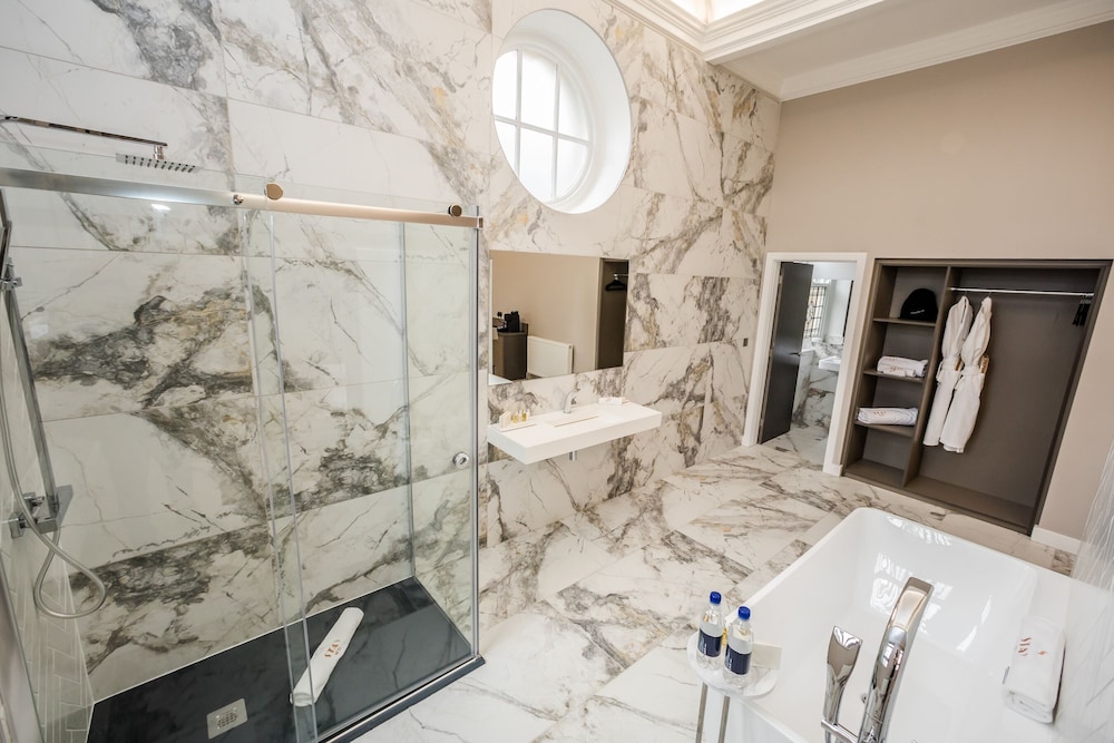 Superior Suite, Ensuite (Stay) - Photo 9