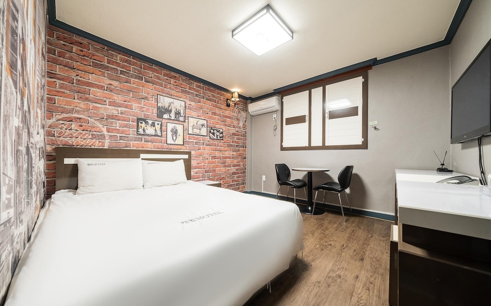 Room (Standard Room) - Photo 1