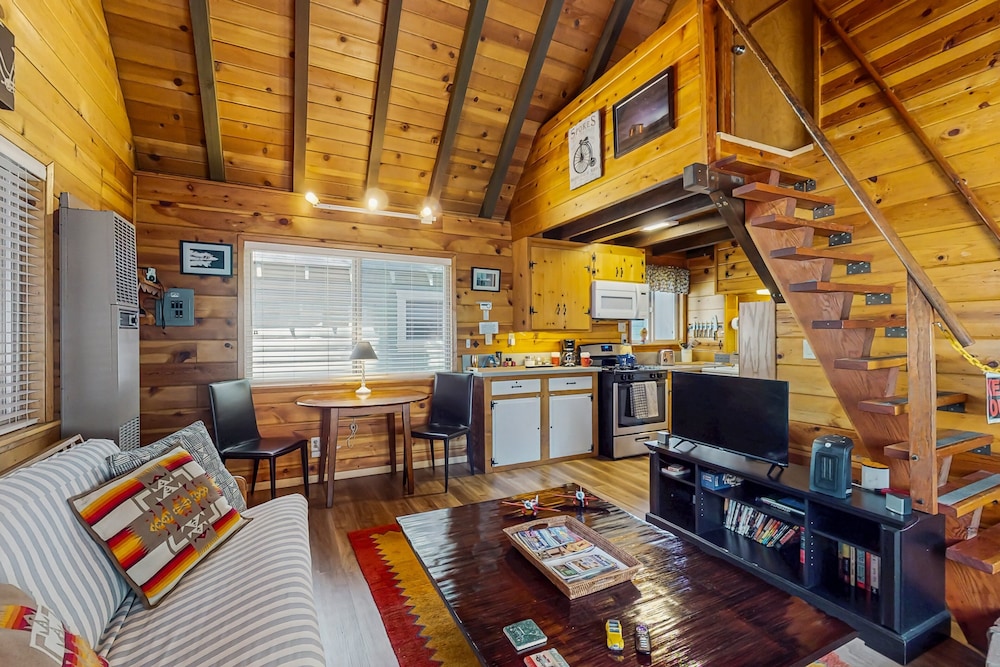 Cabin, Multiple Beds, Pool Access, Mountain View (VC321)