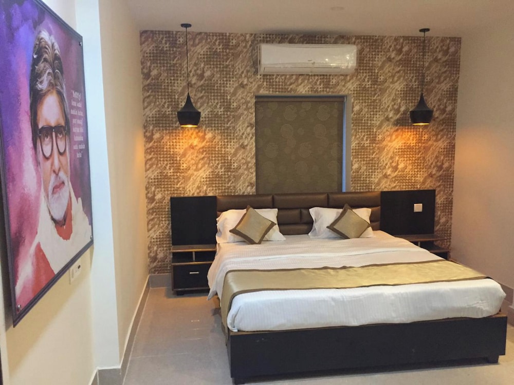 Deluxe Double Room, City View
