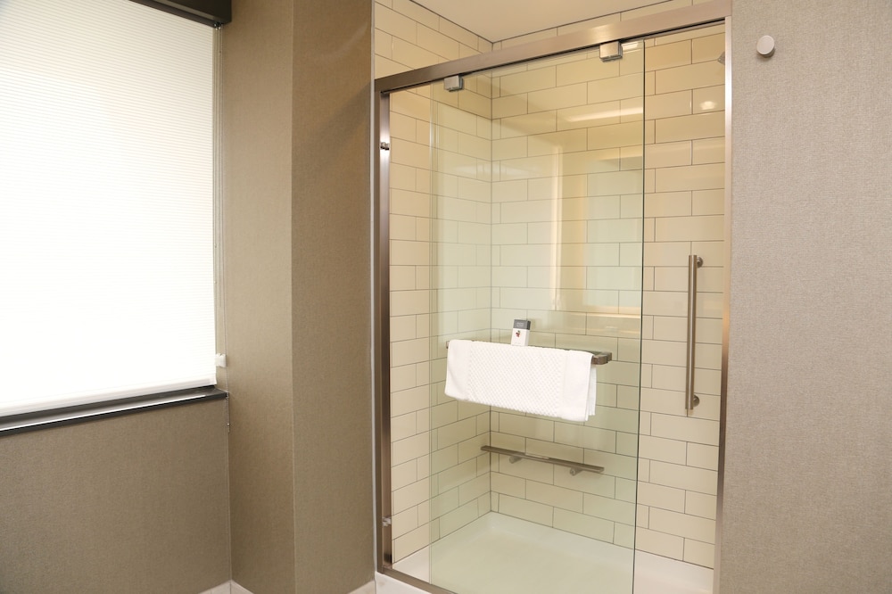 Room, 2 Queen Beds, Accessible - Photo 8