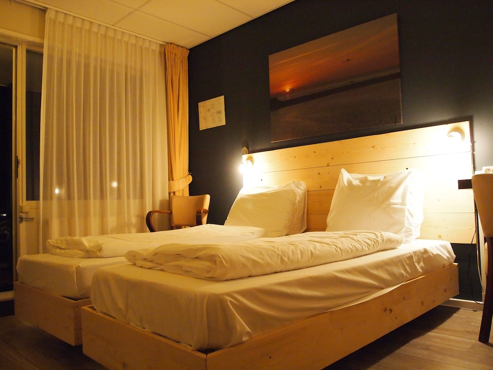 Economy Double Room photo 2