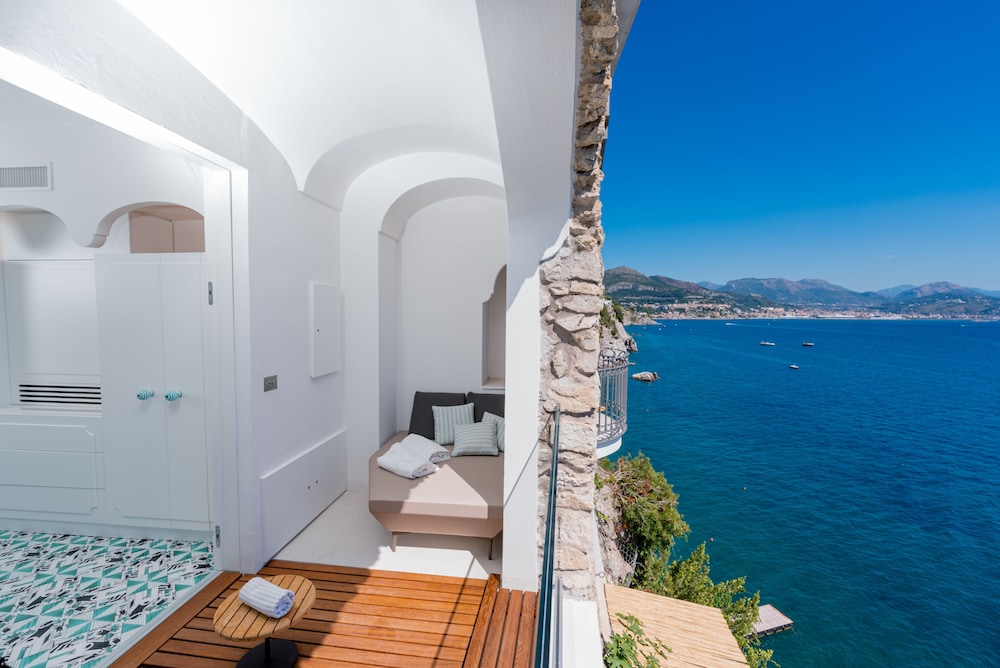 Junior Suite, 1 Bedroom, Jetted Tub, Sea View, photo 6