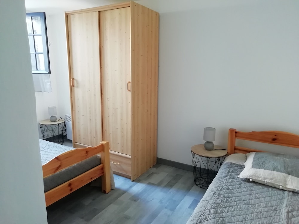 Family Cottage, Multiple Beds