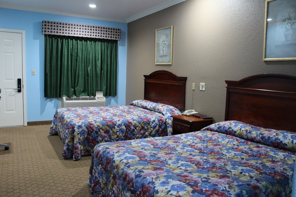 Standard Room, 1 King Bed photo 2