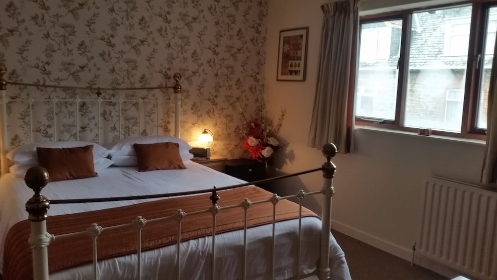 Classic Triple Room, Multiple Beds photo 2