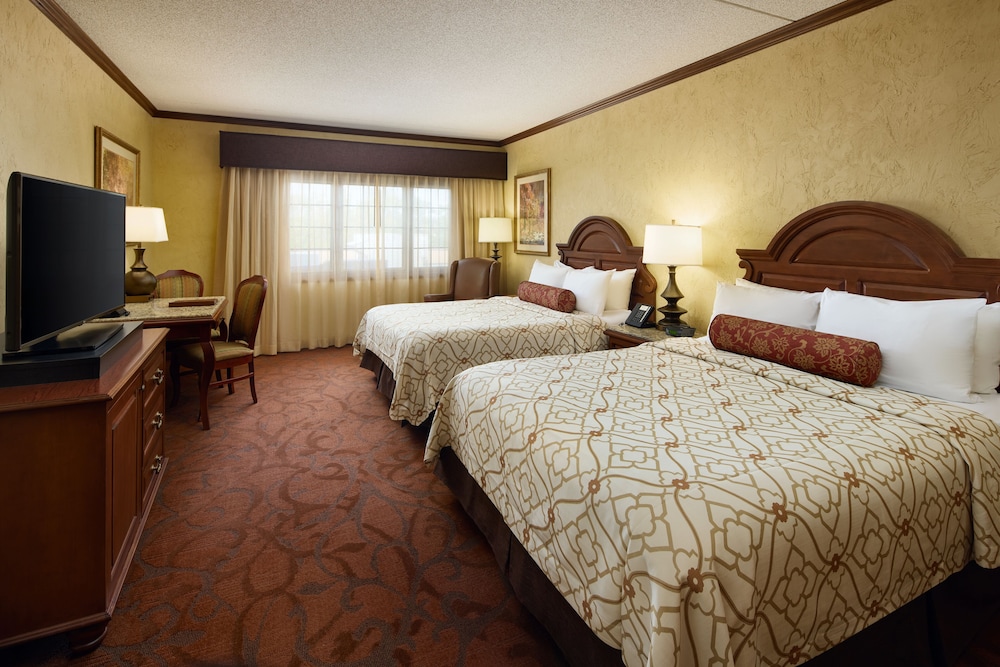 Standard Room, 2 Queen Beds - Photo 5