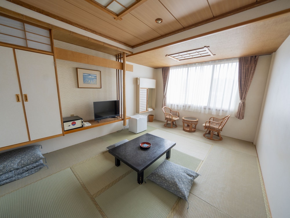 Japanese-style room 10 tatami for 5 people - Smoking photo 1