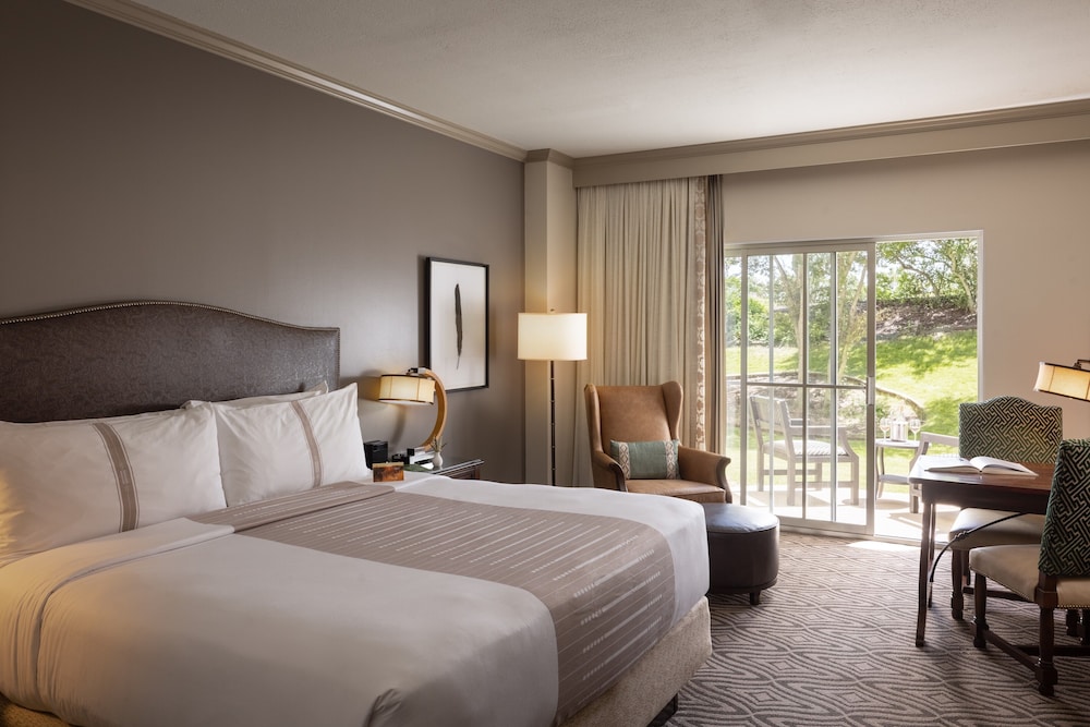 Deluxe Room, 1 King Bed