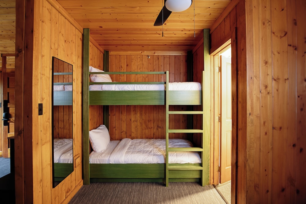Suite, Multiple Beds (Family King Suite) photo 2