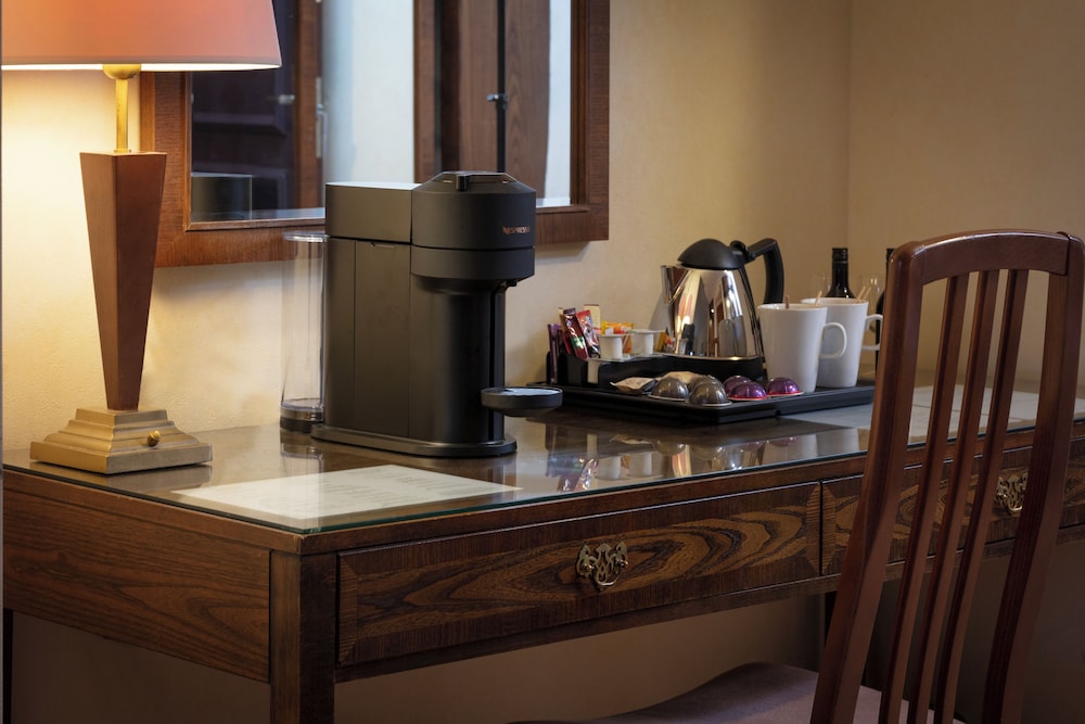 Suite - Photo 2