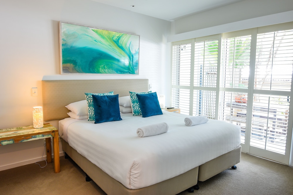 1 Bedroom Poolside Villa - Photo 4
