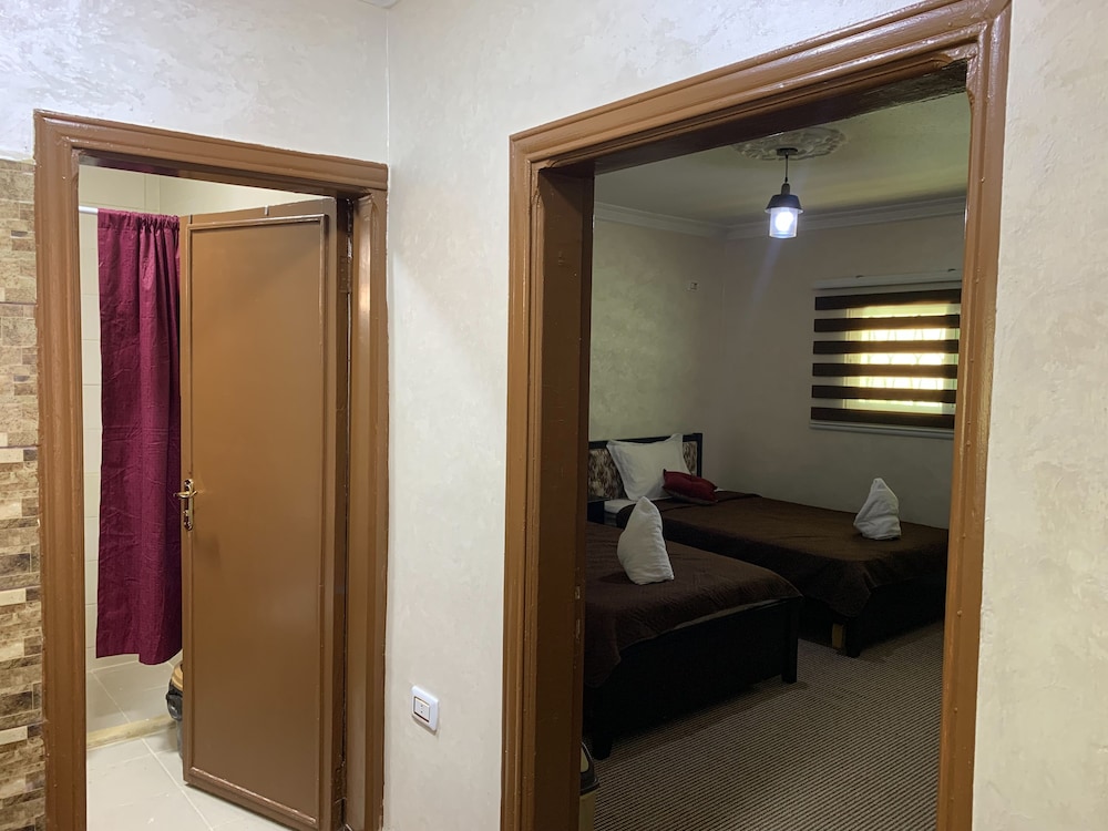 Deluxe Twin Room photo 2