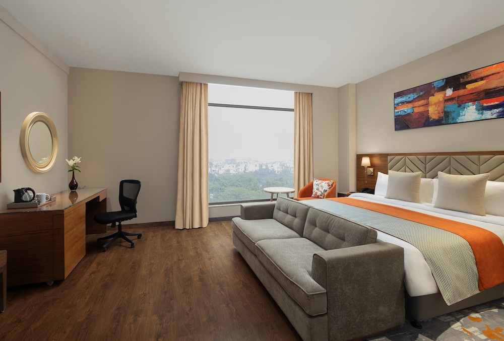 Deluxe Room, 1 King Bed (Fortune Club Room) - Photo 3