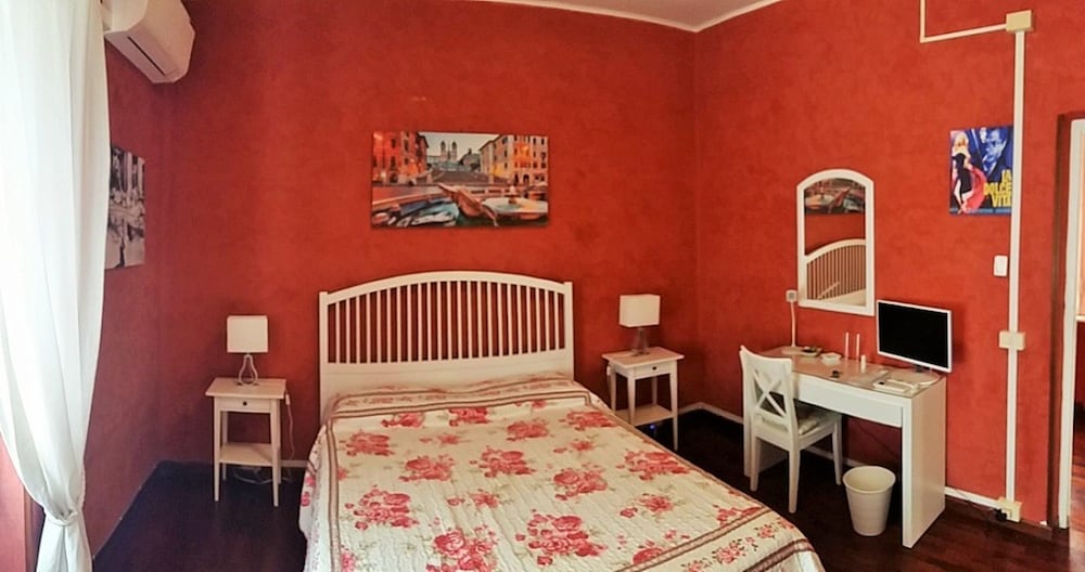 Double Room, 1 Bedroom, Smoking, Shared Bathroom