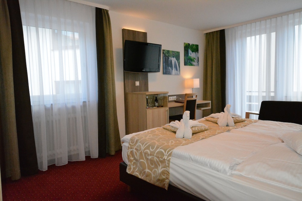 Double Room, Balcony - Photo 3
