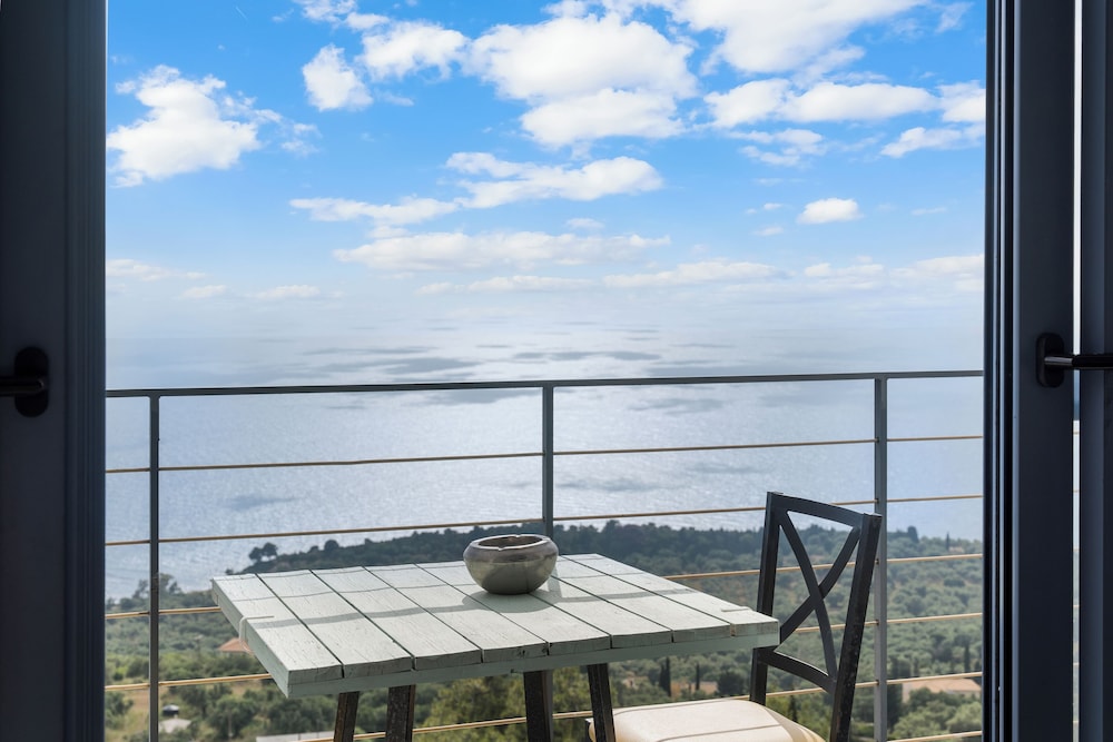 Double Room, Sea View, Sea Facing photo 2