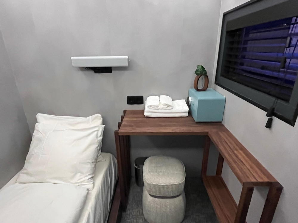 Basic Single Room, 1 Twin Bed photo 2