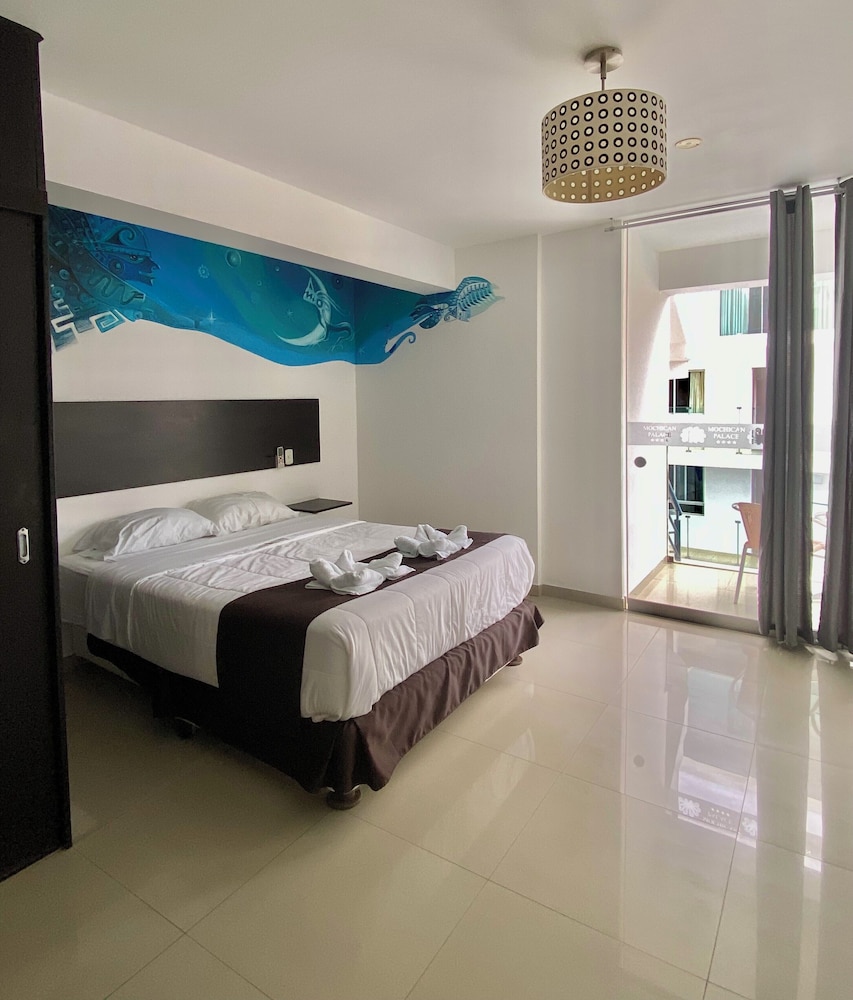 Standard Room, 1 Queen Bed, Pool View