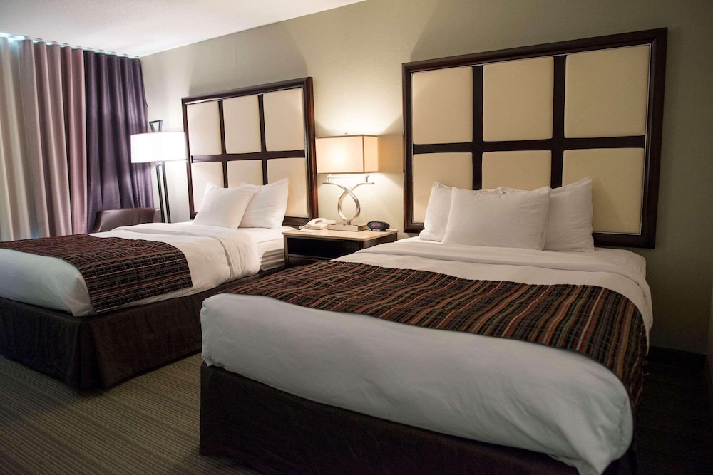 Room, 2 Queen Beds, Non Smoking - Photo 1