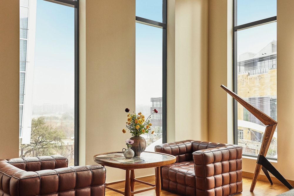 Proper Suite - Photo 10