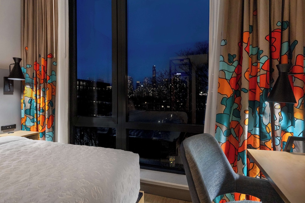 Room, 1 King Bed, Accessible (Hearing) - Photo 2
