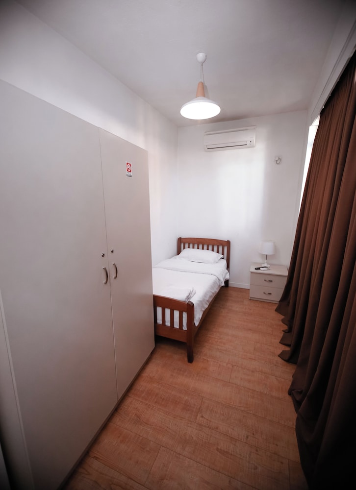 single room 1 twin bed 203
