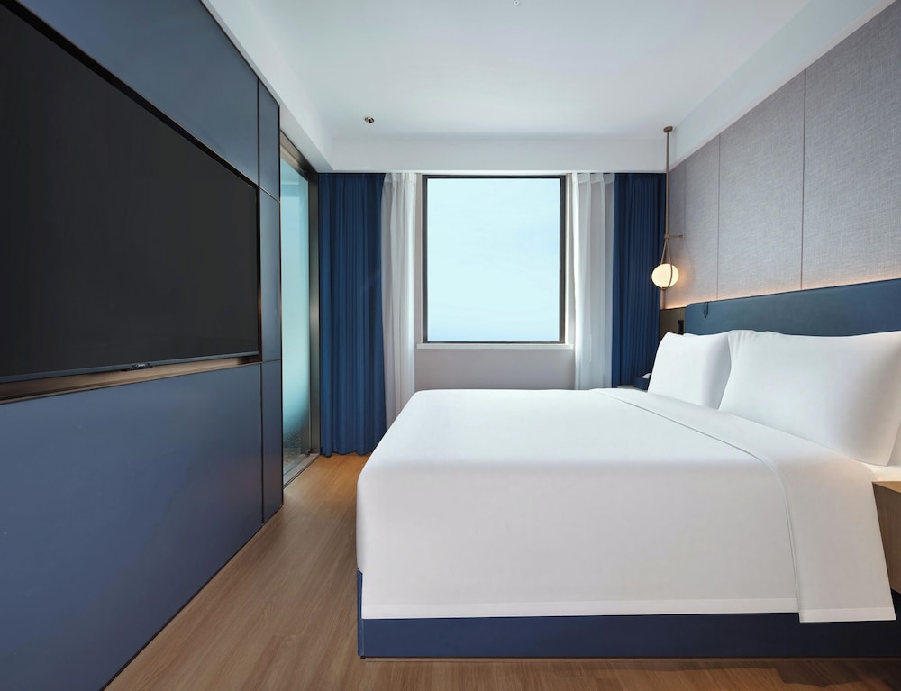 Club King Bed