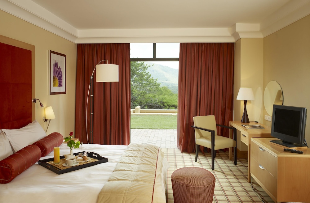 Superior Luxury Suite photo 1