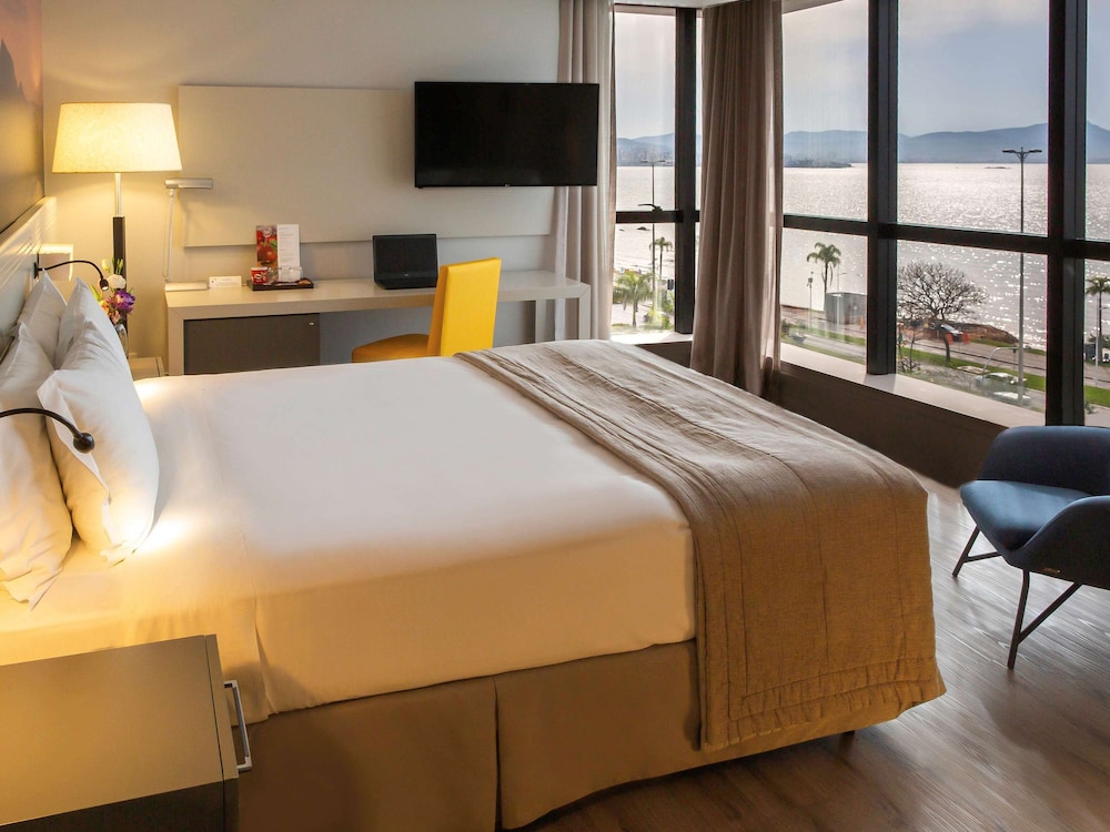 Luxury Room, 1 King Bed, Sea View - Photo 1