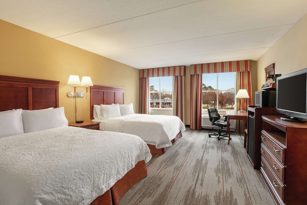 Traditional Room, 2 Queen Beds, Accessible - Photo 2