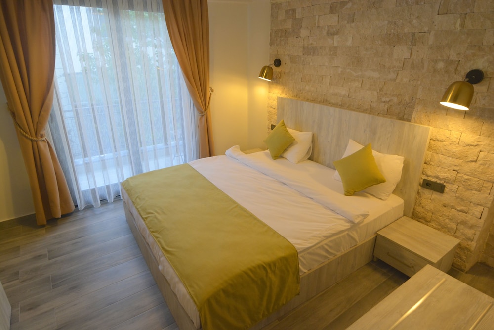 Comfort Double Room, Balcony, City View