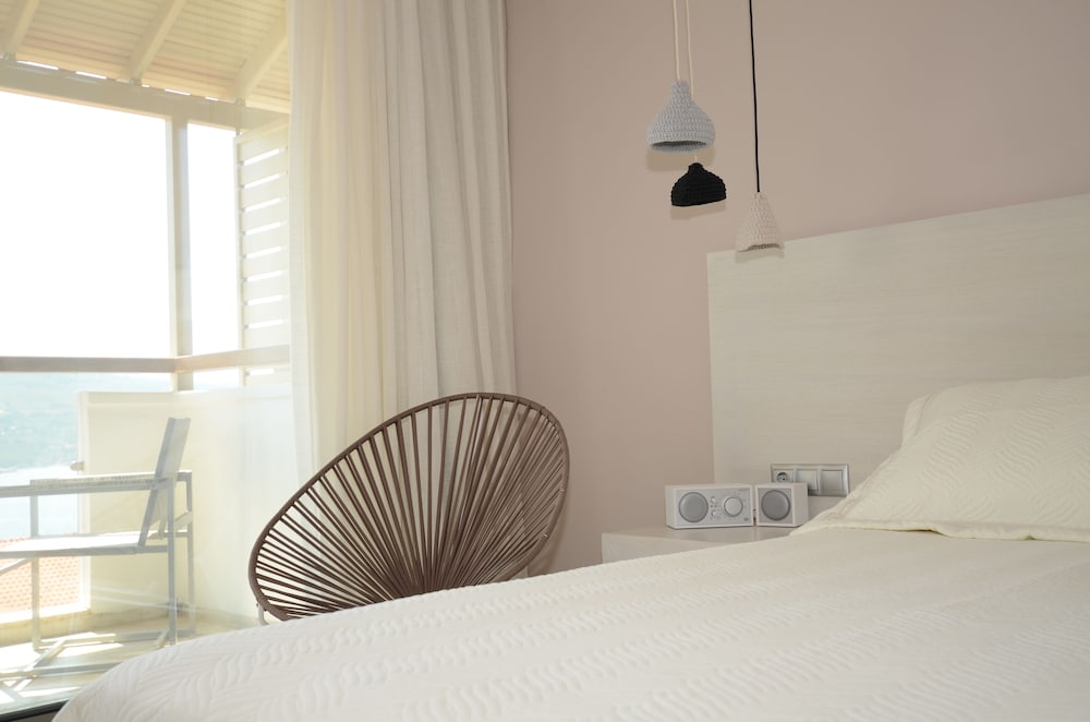 Deluxe Double Room, Sea View - Photo 8