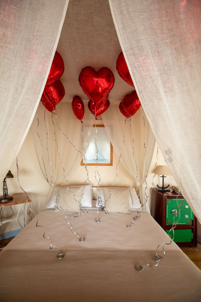Suite with Jacuzi and Private Terrace