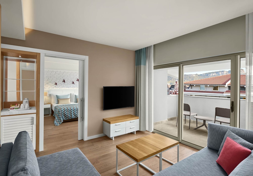 Penthouse, 2 Adults + 2 Children