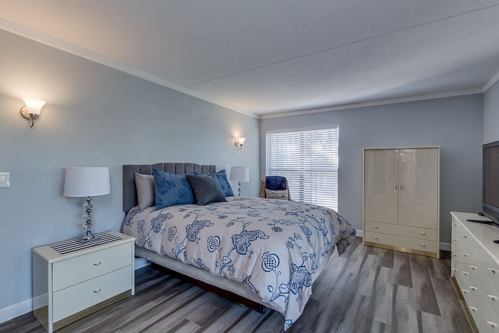 Condo, 1 Bedroom