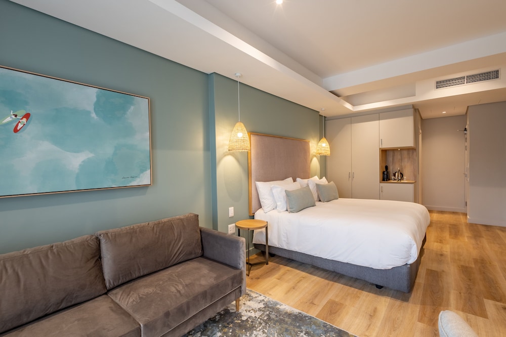 Luxury Suite - Photo 5