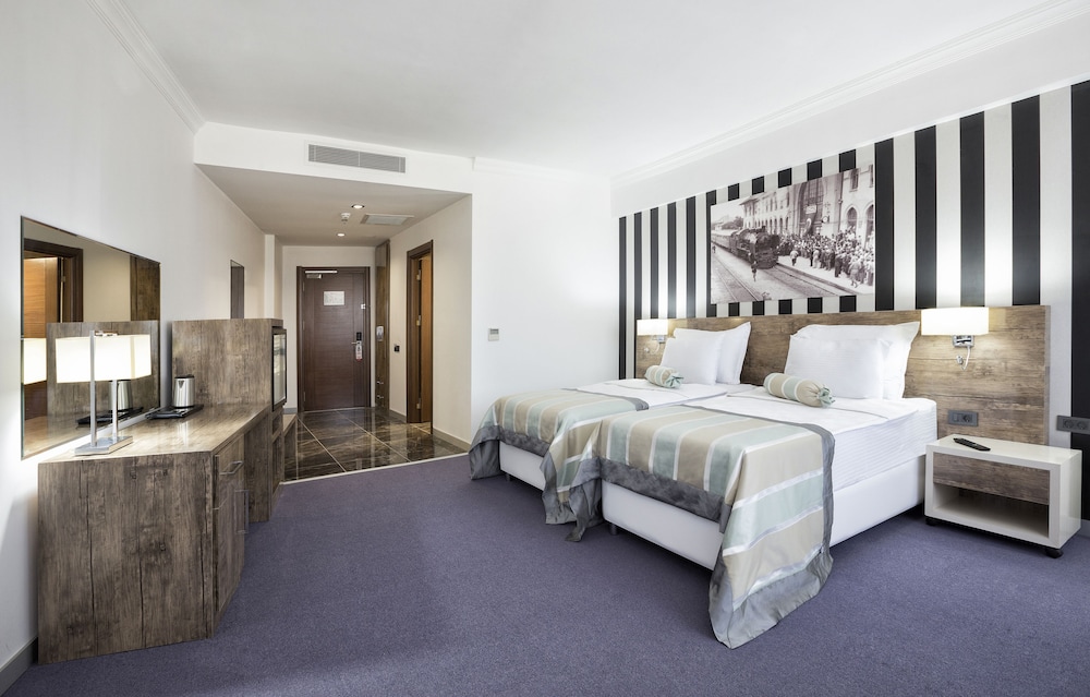 Room, 2 Twin Beds, Smoking