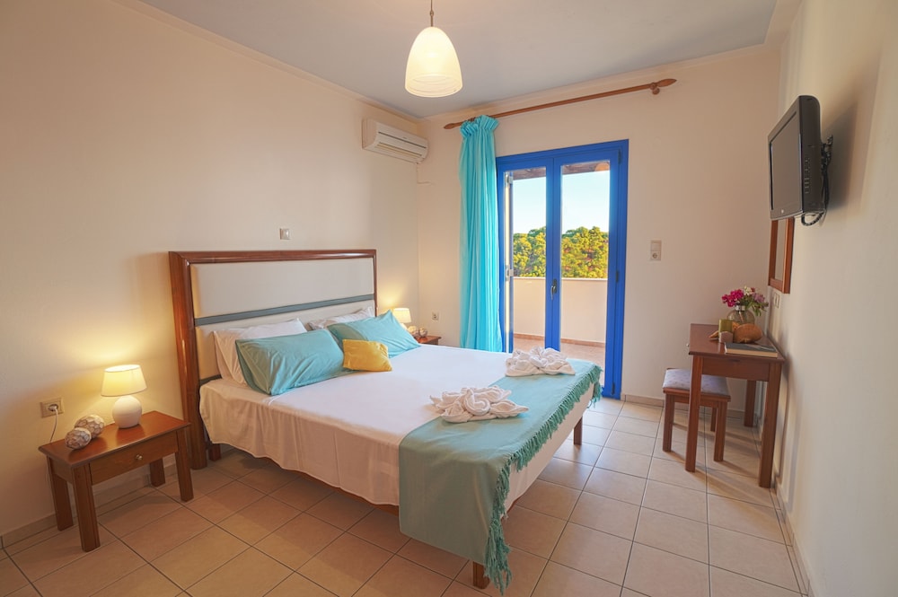 Apartment with Sea View - Photo 12