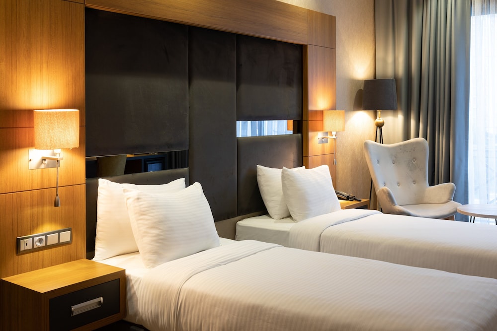 Standard Room, 2 Twin Beds, Non Smoking - Photo 1