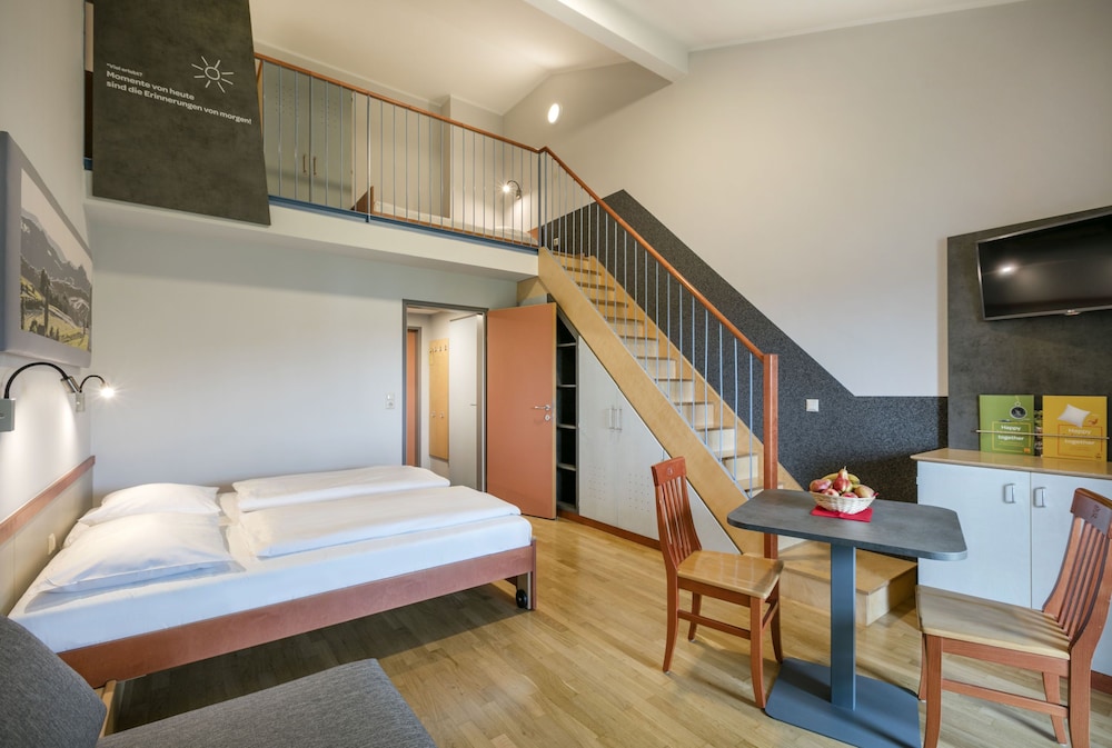 Five bed room with balcony photo 1