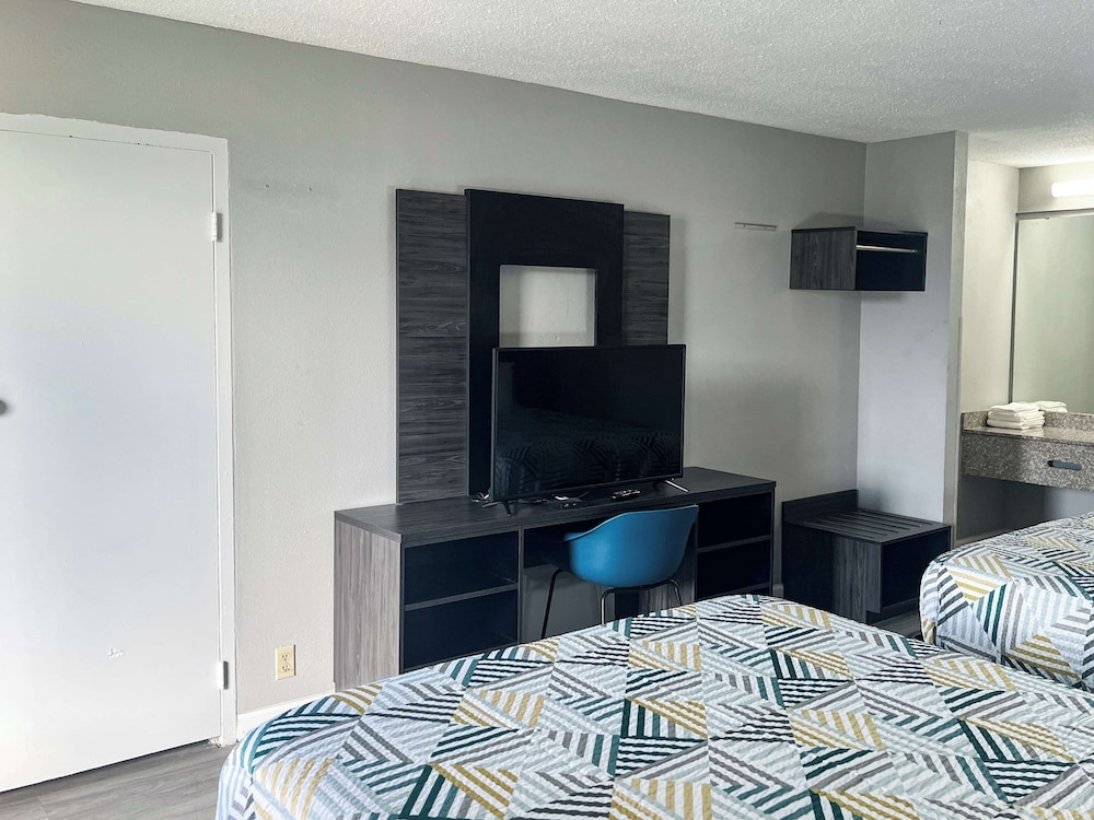 Standard Room, 2 Queen Beds, Smoking