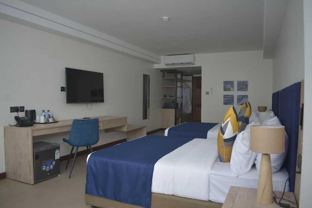 Suite - Photo 2