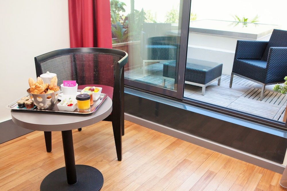 Superior Room, Balcony thumbnail 5