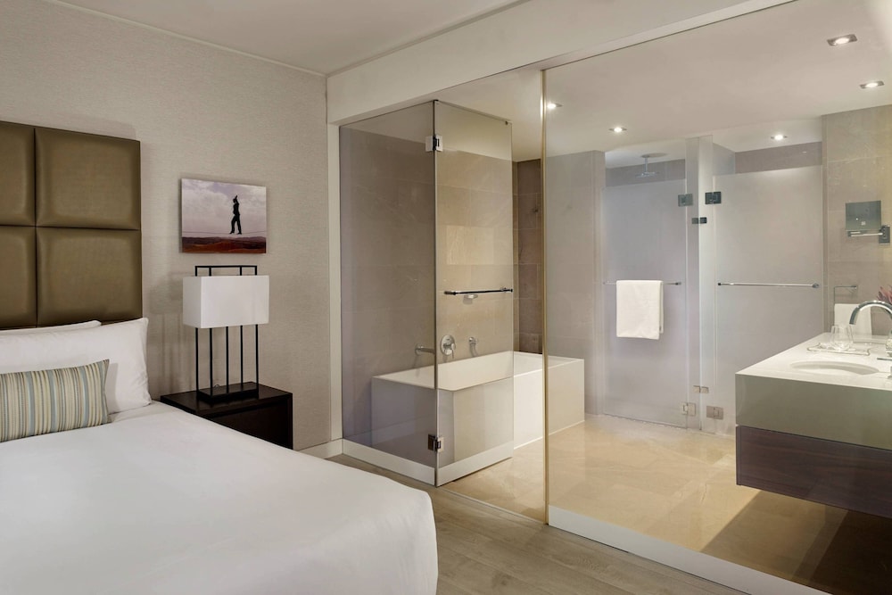 Suite, 1 Double Bed, Balcony, Sea View